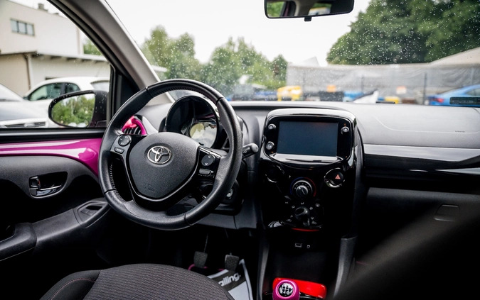 Toyota Aygo cena 47000 przebieg: 17619, rok produkcji 2018 z Kielce małe 497